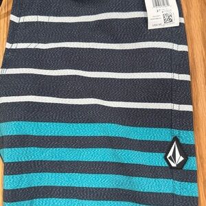 NWT Volcom Board Shorts Size 27